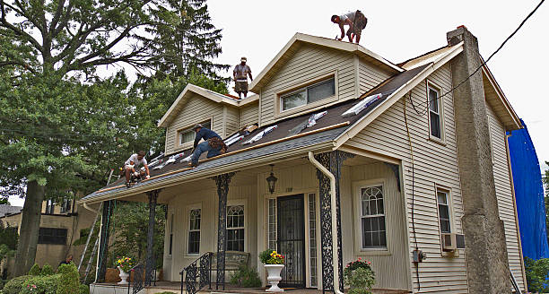 Best Emergency Roof Repair  in Lewistown, IL